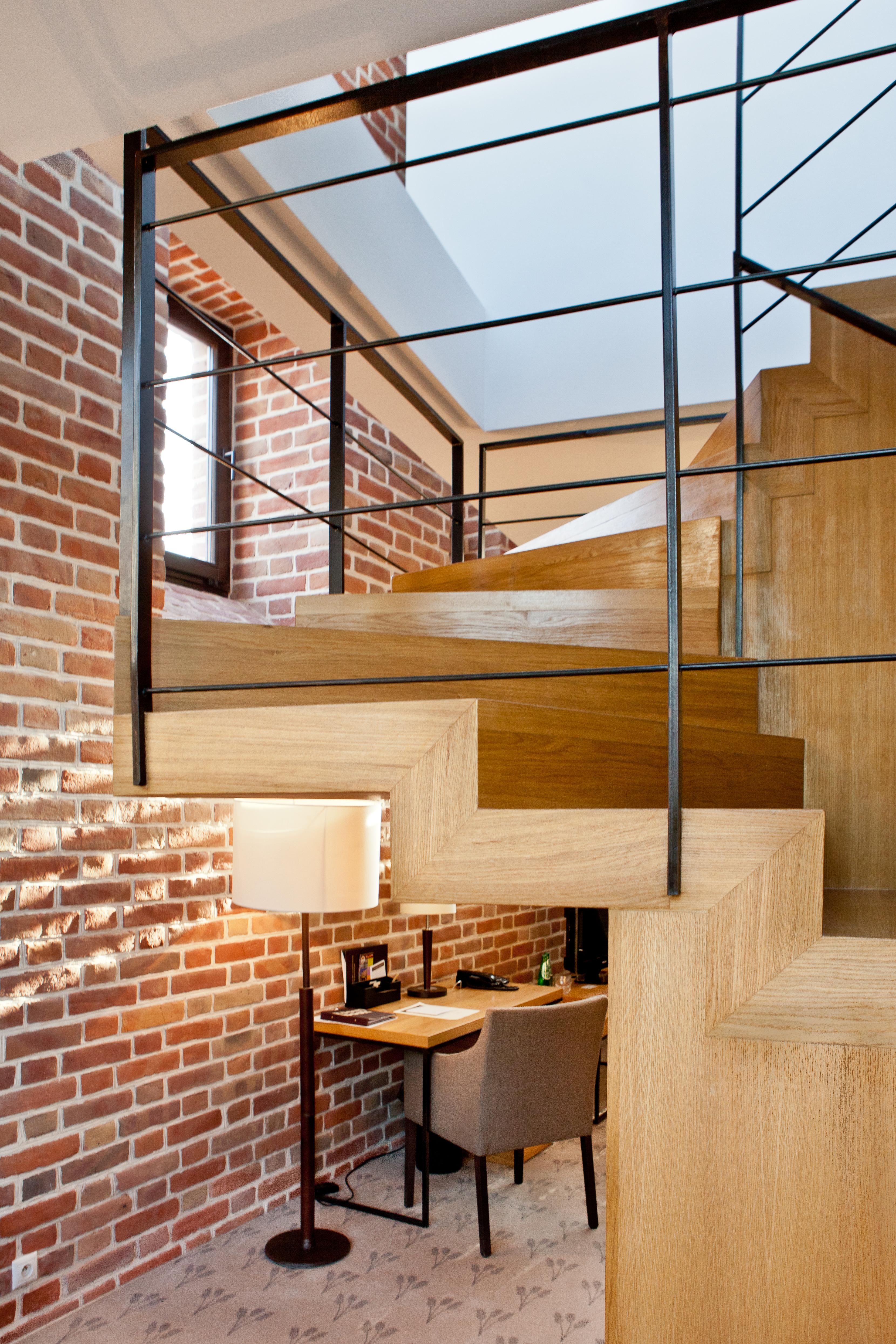 The Granary - La Suite Hotel Wrocław Buitenkant foto A modern staircase