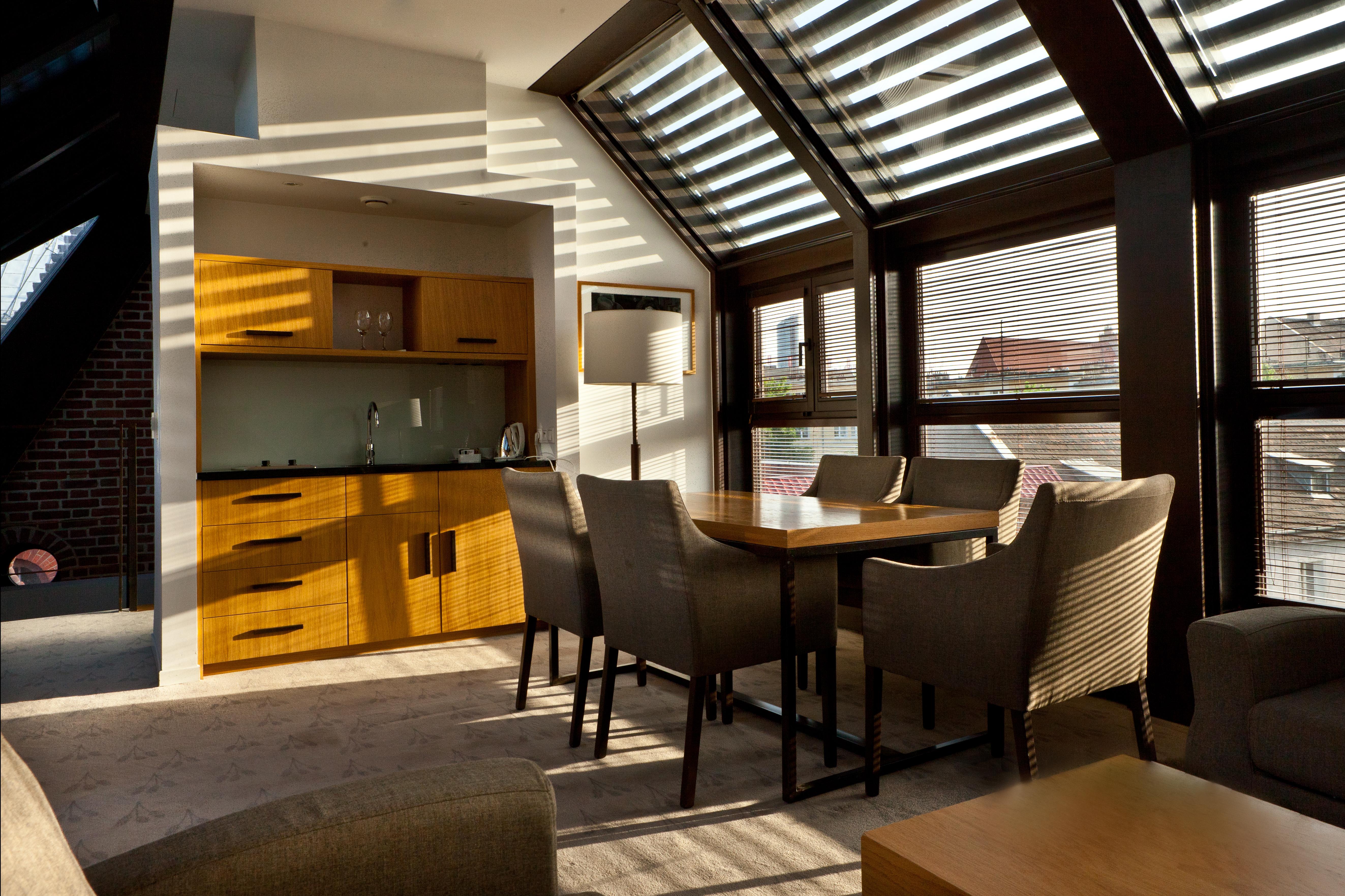 The Granary - La Suite Hotel Wrocław Buitenkant foto A typical suite at the hotel