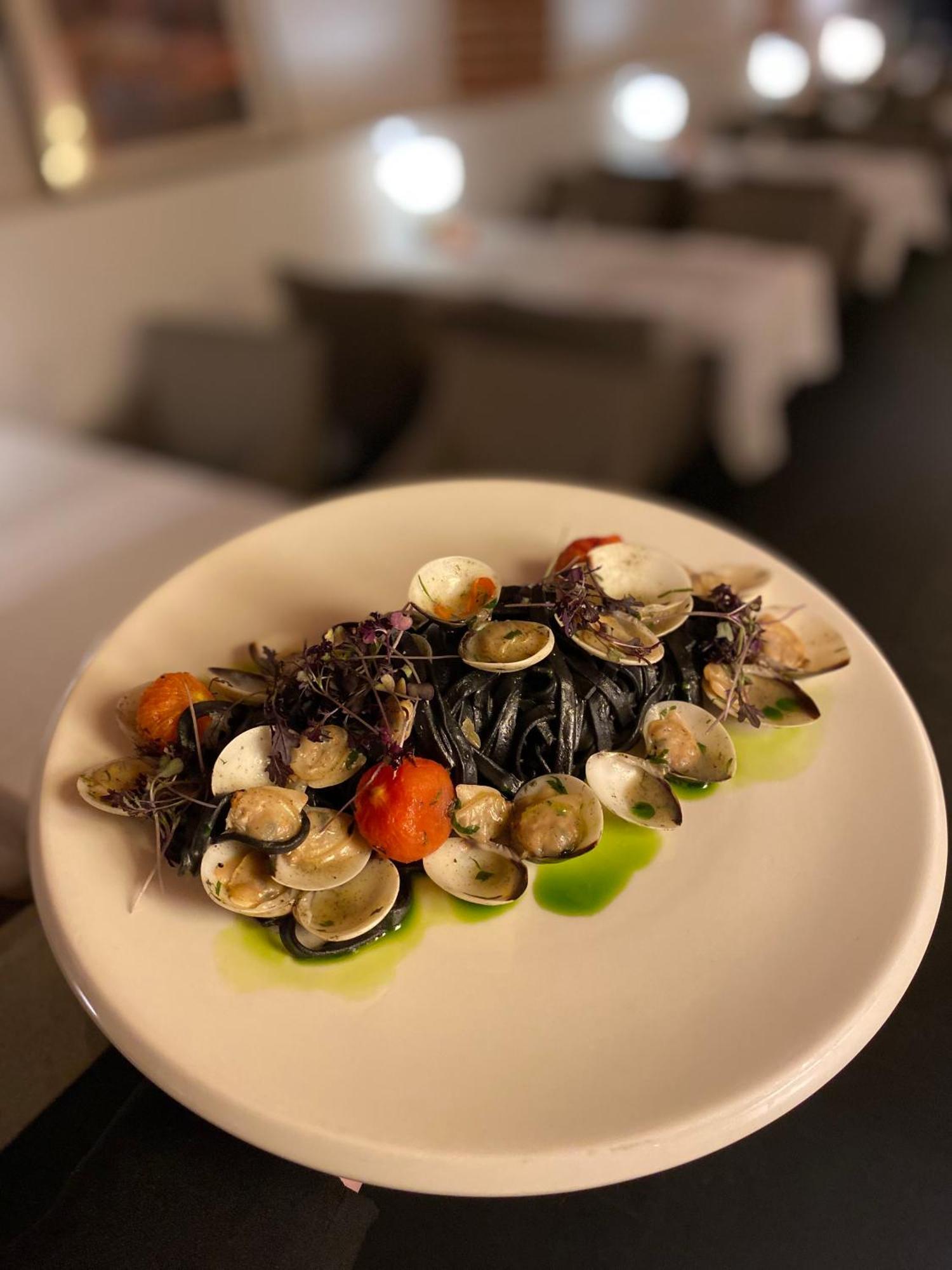 The Granary - La Suite Hotel Wrocław Buitenkant foto Prune spaghetti with clams